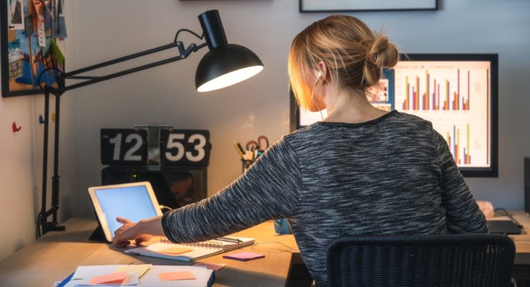 Passive Income: What It Really Is and How People Build It Over Time